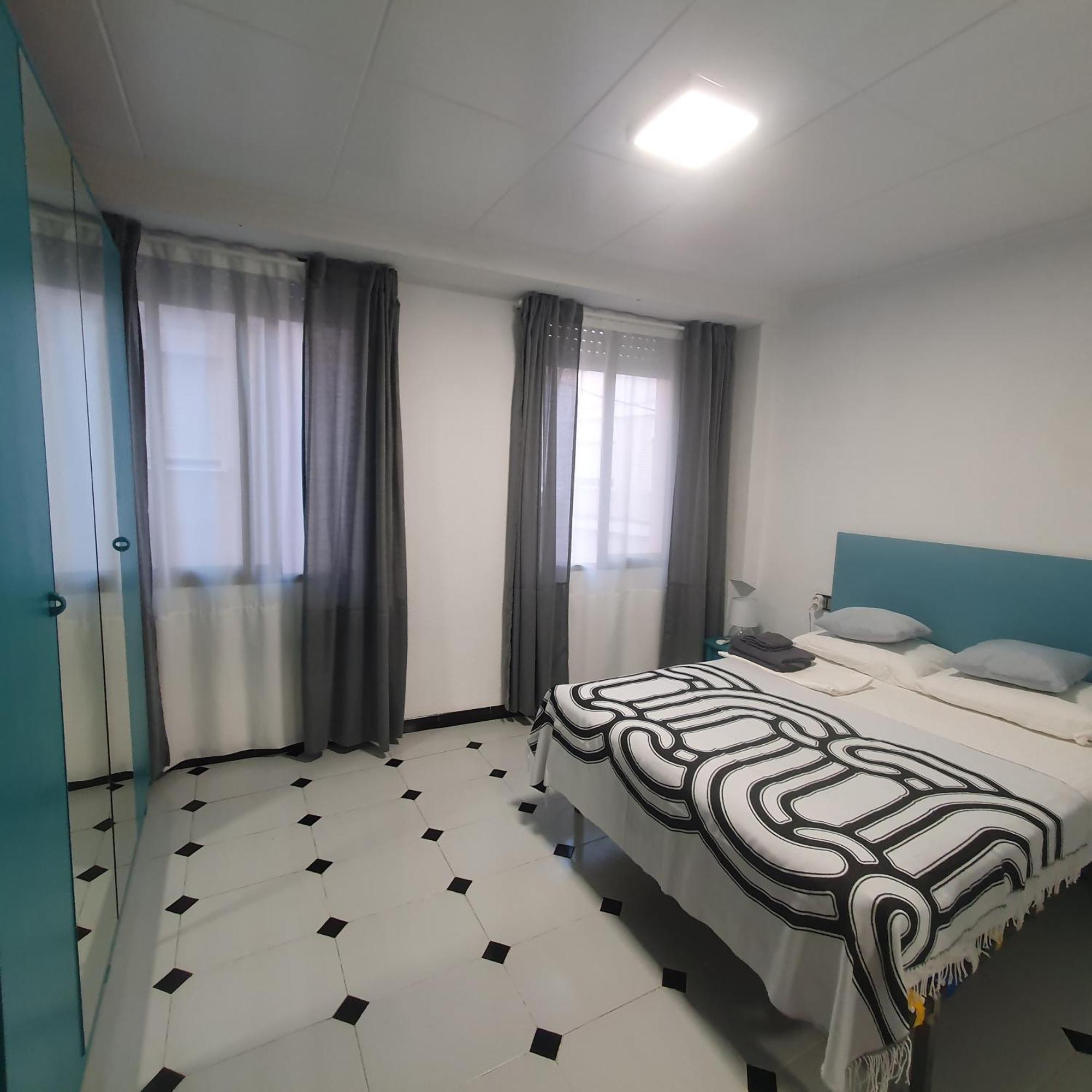 Spacious Home For A Large Group Or Family Кулера Екстериор снимка
